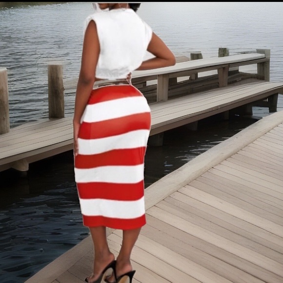 ππ
Rolling Stones Lips Mouth Crop Top & Long Red & Black Striped 2pc Skirt Set - Picture 13 of 15